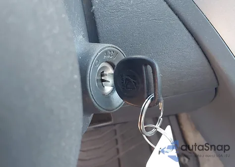 2004 Saturn Ion 2 z USA, uszkodzony, nr VIN 1G8AJ52F94Z220250